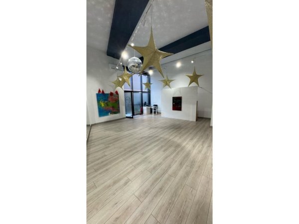 Tirane, jepet me qera ambjent biznesi Kati 0, 109 m² 1.500 € (Rruga Jordan Misja , Marga 1)