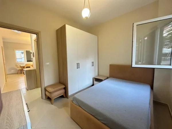 Tirane, shes apartament 2+1+Ballkon Kati 3, 97 m²