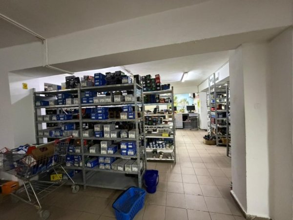 Tirane, jepet me qera ambjent biznesi Kati 0, 1.223 m² 8.500 € 