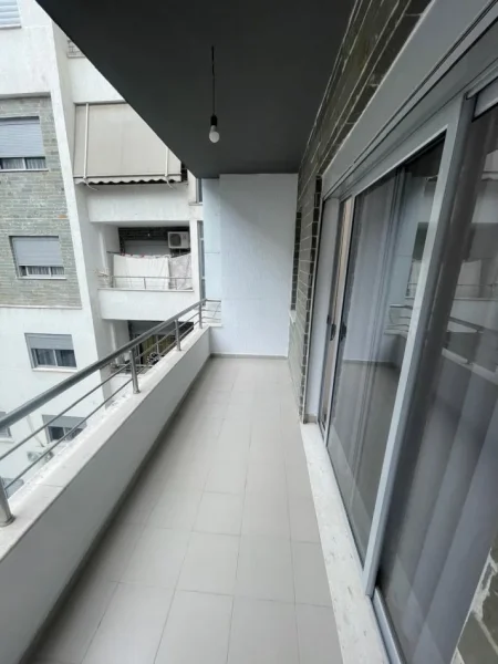 Tirane, shes apartament 2+1 Kati 4, 173.000 € 