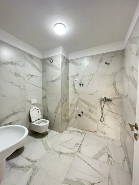 Tirane, shitet apartament 2+1 Kati 5, 105 m² 187.000 € 