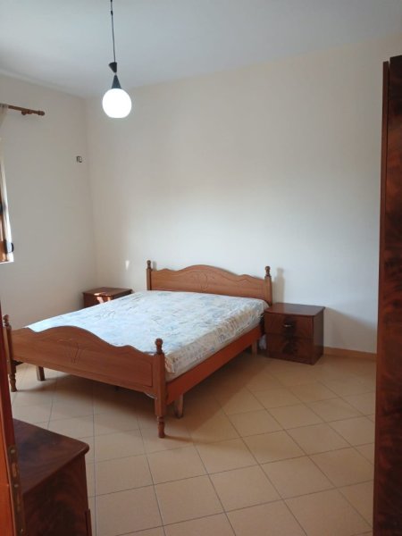 Jepet Hyrja 2+1 me Qera ne Porcelan,  100 m² 450 €uro