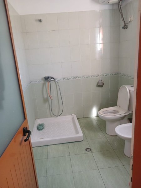 Jepet Hyrja 2+1 me Qera ne Porcelan,  100 m² 450 €uro