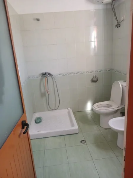 Jepet Hyrja 2+1 me Qera ne Porcelan,  100 m² 450 €uro