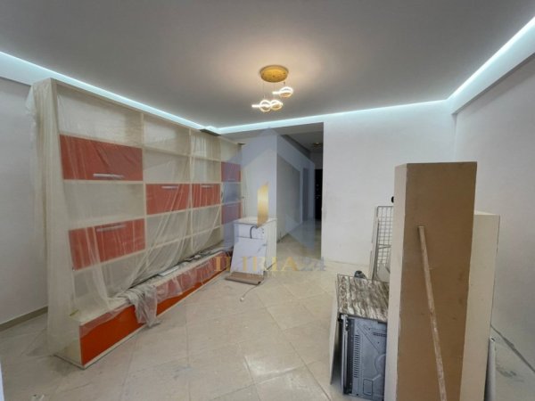 Tirane, shitet apartament 2+1+Ballkon Kati 2, 106 m² 120.000 € (Pallatet e verdha)