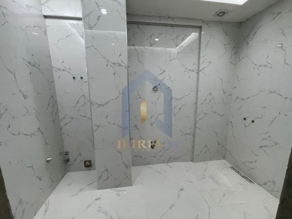 Tirane, shitet apartament 2+1+Ballkon Kati 2, 106 m² 120.000 € (Pallatet e verdha)