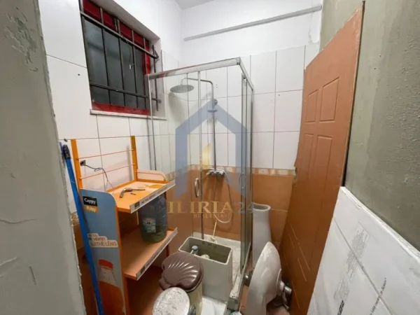 Tirane, shitet apartament 2+1+Ballkon Kati 2, 106 m² 120.000 € (Pallatet e verdha)