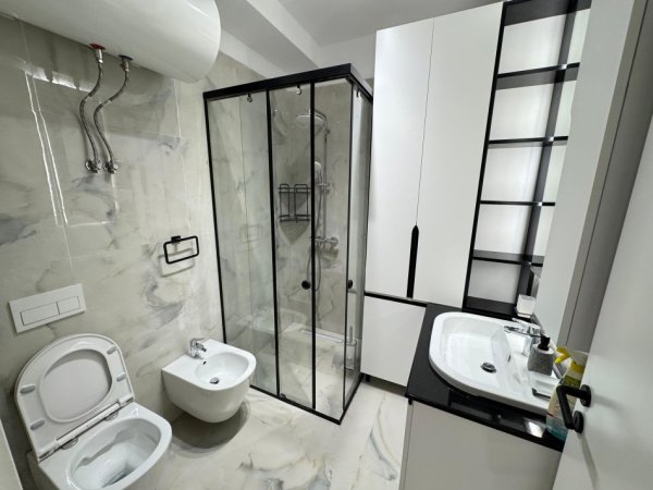 Tirane, jepet me qera apartament 2+1 Kati 2, 103 m²