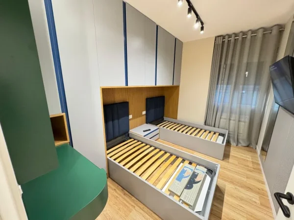 Tirane, jepet me qera apartament 2+1 Kati 2, 103 m²