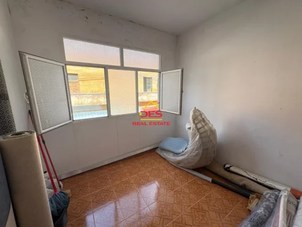 Vlore, shitet ambjent biznesi Kati 0, 148 m² (Rruga Demokracia)