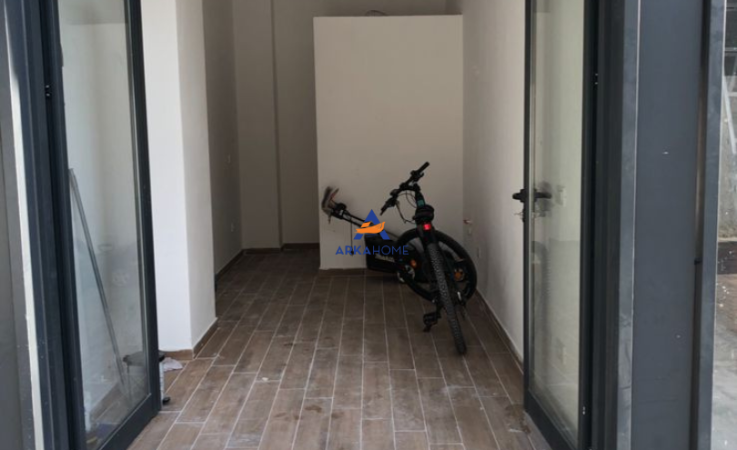 Tirane, jepet me qera ambjent biznesi Kati 0, 20 m² 415 € (DON BOSKO)