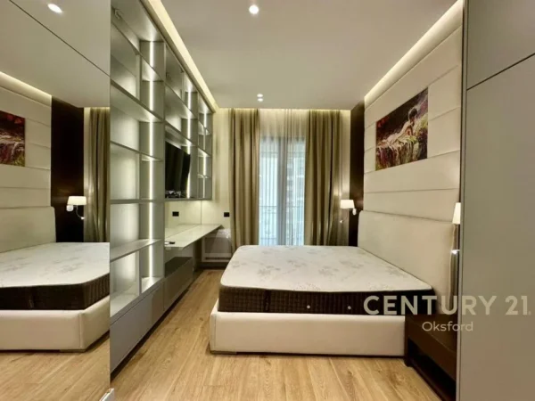 Tirane, jepet me qera apartament Kati 5, 80 m² (Rruga e Kavajes ,Square 21)