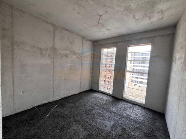 Tirane, shitet apartament 2+1+2+Post Parkimi , 88 m², 105.000 €   (Kompleksi Univers City)