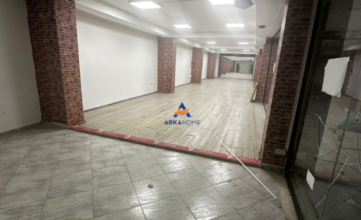 Tirane, jepet me qera ambjent biznesi Kati 0, 150 m² 700 € (RR MUHAMET GJOLLESHA)