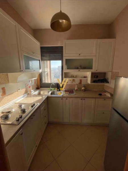 Tirane, jepet me qera apartament 1+1+Ballkon Kati 9, 70 m² 600 € (9 KATESHET)