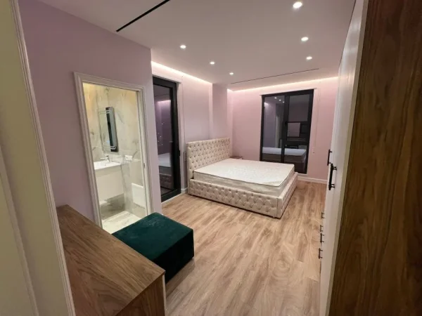 Tirane, jepet me qera apartament 3+1+Aneks+Ballkon Kati 7, 140 m² 1.200 € (xhamlliku , oxhaku)