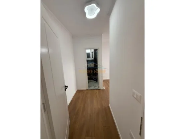 Tirane, shitet 2+1+Ballkon Kati 7, 218.000 € 