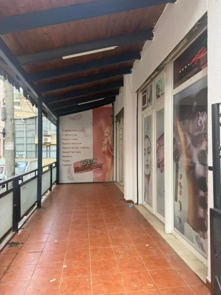 Tirane, jepet me qera ambjent biznesi , 800 € (Rruga Bardhok Biba (tek ish-Kinema 17 Nëntori))