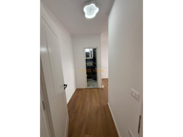 Tirane, shitet apartament 2+1+Ballkon Kati 7, 93 m² 218.000 € (Rruga Mine Peza)