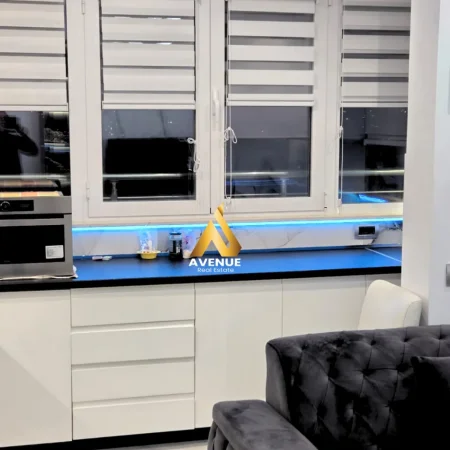 Tirane, jepet me qera apartament 1+1+Ballkon Kati 5, 70 m² 550 € (rrapo hekali)