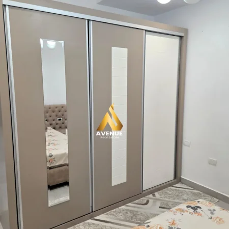 Tirane, jepet me qera apartament 1+1+Ballkon Kati 5, 70 m² 550 € (rrapo hekali)