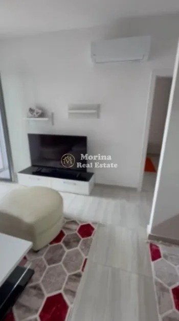 Tirane, jepet me qera apartament 1+1 Kati 4, 70 m² 650 € (Zogu i Zi)