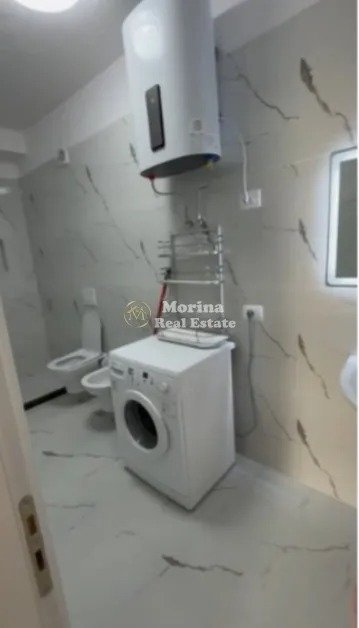 Tirane, jepet me qera apartament 1+1 Kati 4, 70 m² 650 € (Zogu i Zi)