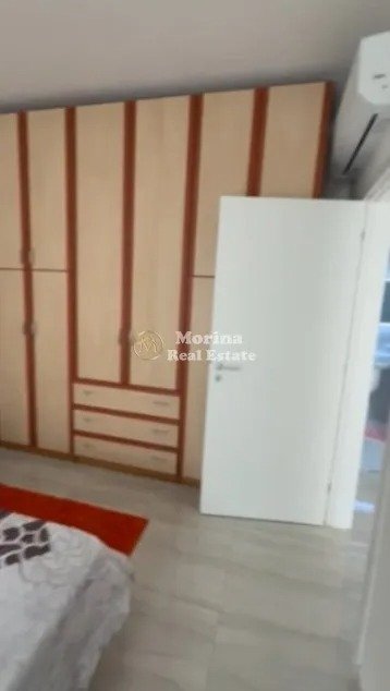 Tirane, jepet me qera apartament 1+1 Kati 4, 70 m² 650 € (Zogu i Zi)