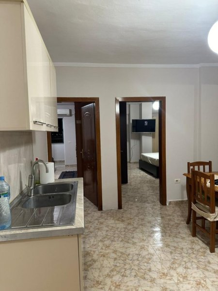 Tirane, jepet me qera apartament 2+1 , 120 m² 600 € (Zoja e Keshillit te Mire)