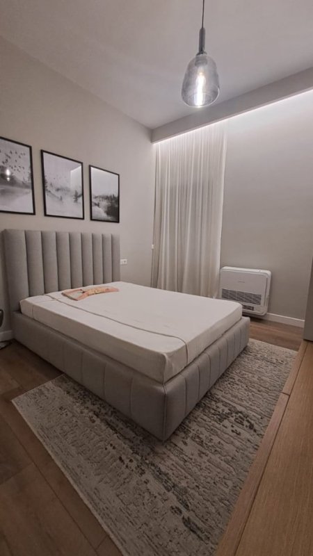 Tirane, jepet me qera apartament 3+1+Ballkon Kati 2, 145 m² 1.500 € (Kopshti botanik)