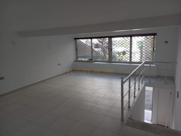 Tirane, shitet ambjent biznesi Kati 0, 50 m² 150.000 € (Yzberisht)