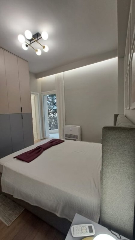 Tirane, jepet me qera apartament 3+1 Kati 1, 141 m² 1.500 € (Kopshti Botanik)