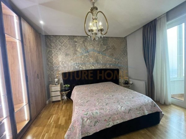 Tirane, jepet me qera apartament 3+1 , 130 m² 1.800 € 