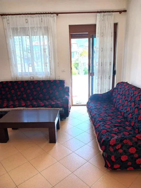 Jepet Hyrja 2+1 me Qera ne Porcelan,  100 m² 450 €uro