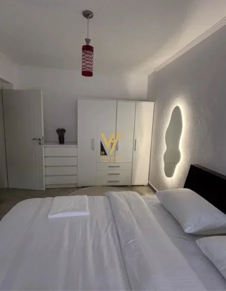 Tirane, jepet me qera apartament 2+1 Kati 3, 80 m² 800 € (TREGU ELEKTRIK)