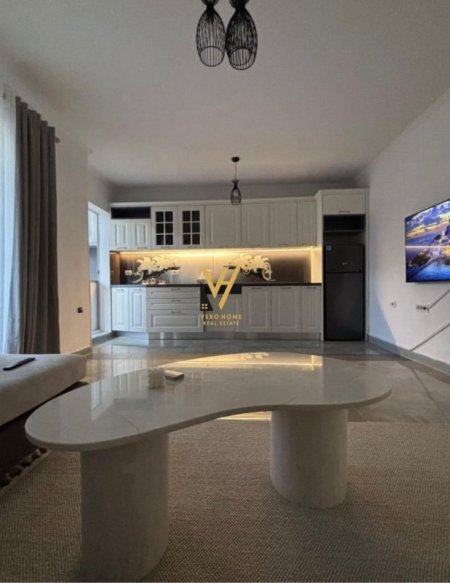 Tirane, jepet me qera apartament 2+1 Kati 3, 80 m² 800 € (TREGU ELEKTRIK)