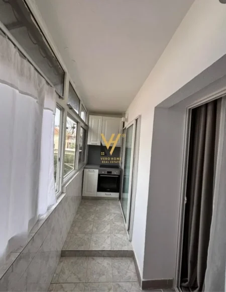 Tirane, jepet me qera apartament 2+1 Kati 3, 80 m² 800 € (TREGU ELEKTRIK)