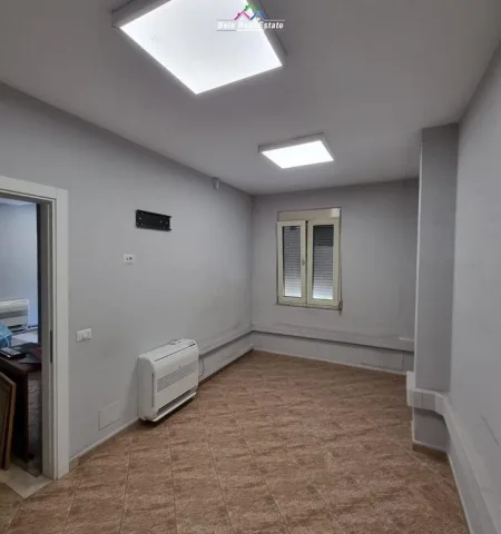 Tirane, jepet me qera zyre Kati 2, 500 € (pazari i ri)