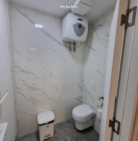 Tirane, jepet me qera zyre Kati 2, 500 € (pazari i ri)