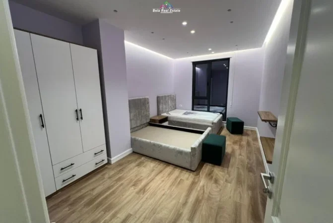 Tirane, jepet me qera apartament 3+1+Ballkon Kati 7, 140 m² 1.200 € (Rruga Xhanfize Keko)