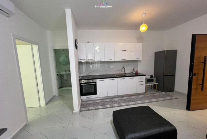 Tirane, jepet me qera apartament 1+1+Ballkon Kati 2, 67 m² 550 € (Rruga Hysni Gerbolli)
