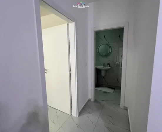 Tirane, jepet me qera apartament 1+1+Ballkon Kati 2, 67 m² 550 € (Rruga Hysni Gerbolli)