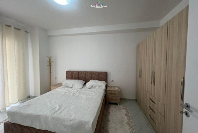 Tirane, jepet me qera apartament 1+1+Ballkon Kati 2, 67 m² 550 € (Rruga Hysni Gerbolli)