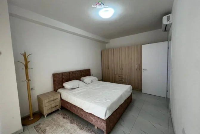 Tirane, jepet me qera apartament 1+1+Ballkon Kati 2, 67 m² 550 € (Rruga Hysni Gerbolli)