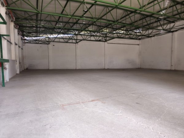 Tirane, jepet me qera magazine Kati 0, 728 m² 3.500 € (Autostrada Tirane Durres)