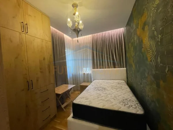 Tirane, shitet apartament 3+1 Kati 2, 130 m² 390.000 € (Rruga e Elbasanit)
