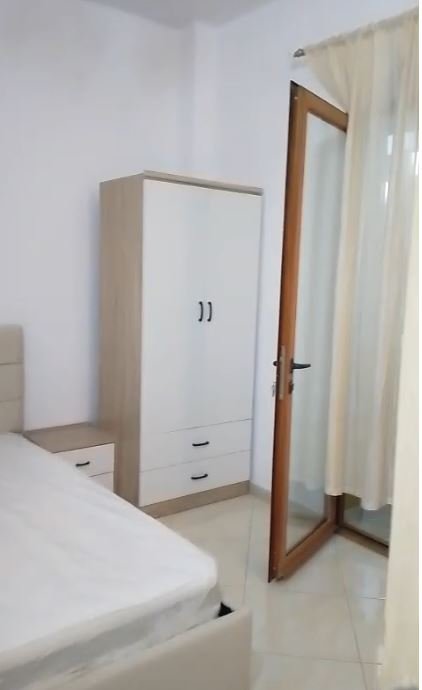 Tirane, jepet me qera garsonier 1+1 Kati 2, 30 m² 270 € (Kodra e priftit)