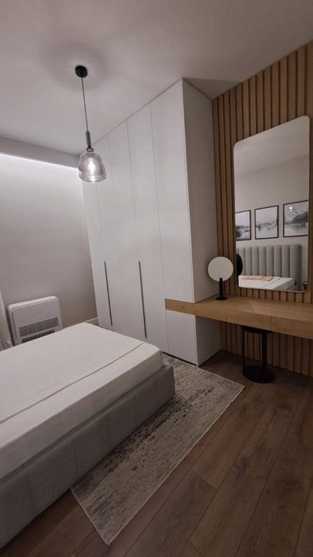 Tirane, jepet me qera apartament 3+1 , 140 m² 1.500 € (Kopshti Botanik)