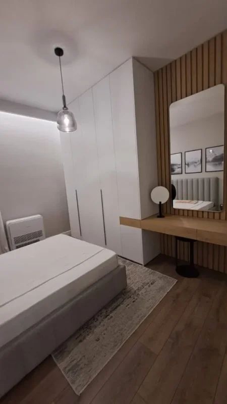 Tirane, jepet me qera apartament 3+1 , 140 m² 1.500 € (Kopshti Botanik)