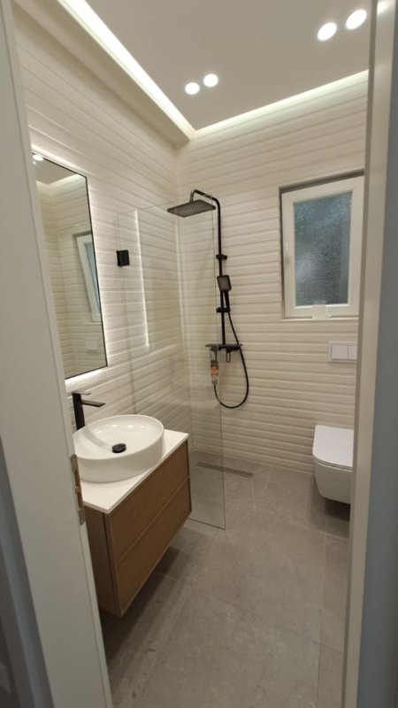 Tirane, jepet me qera apartament 3+1 , 140 m² 1.500 € (Kopshti Botanik)